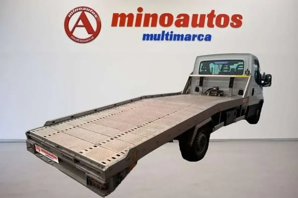 Usado Iveco Daily 160 CV (117 kW) 2023 Blanco Van