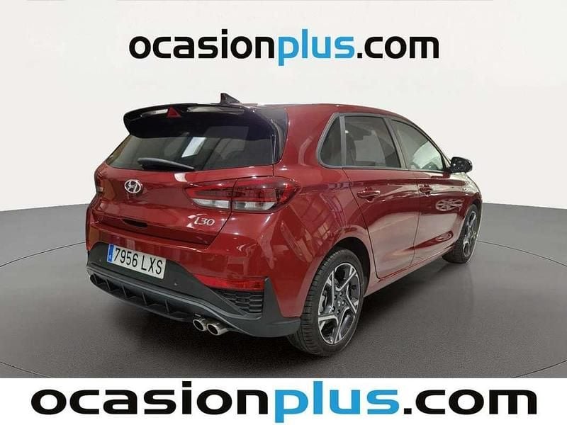 Usado Hyundai i30 N Line 120 CV (88 kW) 2022 Rojo Utilitario