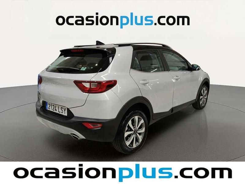 Usado Kia Stonic 120 CV (88 kW) 2021 Plateado SUV