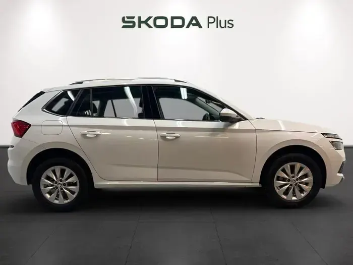 Usado Skoda Kamiq Ambition 110 CV (80 kW) 2021 Blanco SUV