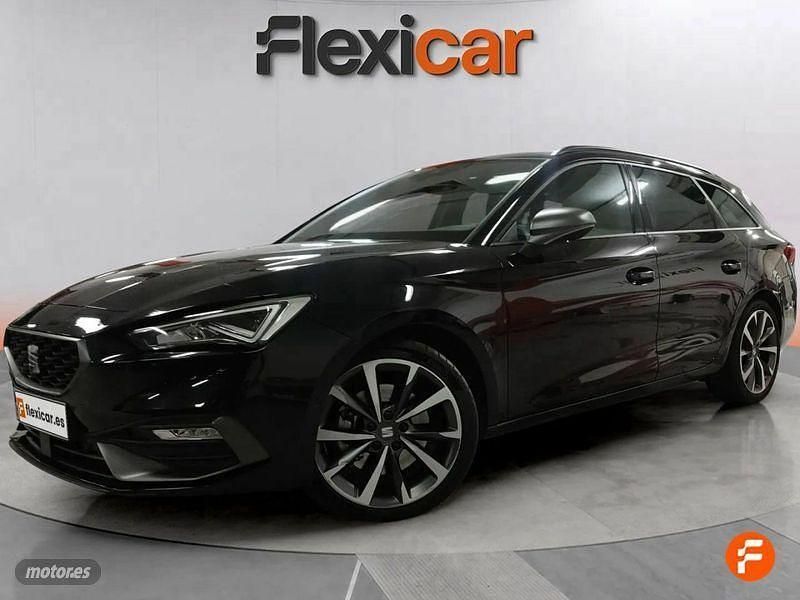 Usado Seat Leon FR 150 CV (110 kW) 2021 Negro Familiar