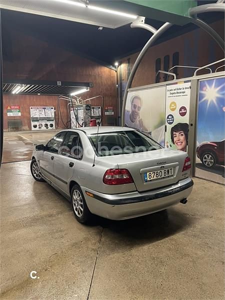 Usado Volvo S40 122 CV (89 kW) 2002 Gris / plata Berlina