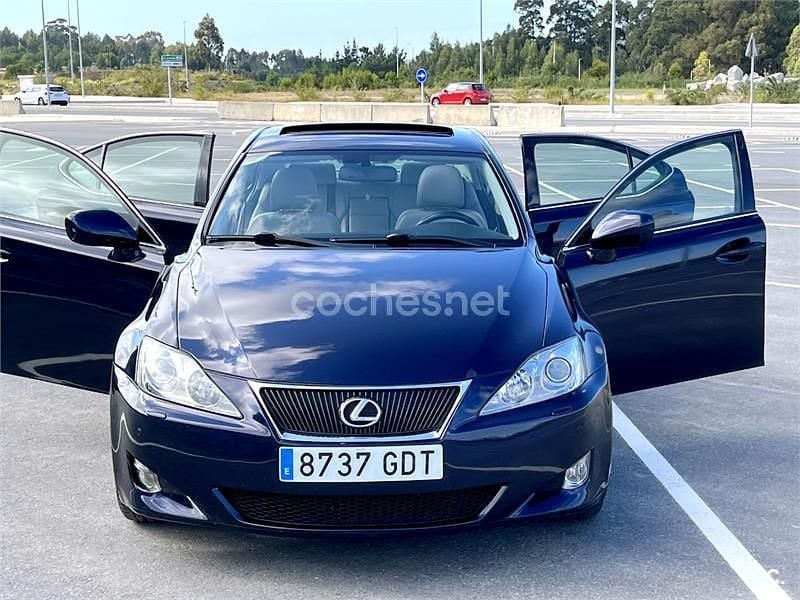 Usado Lexus IS250 President Line 208 CV (152 kW) 2007 Azul Berlina