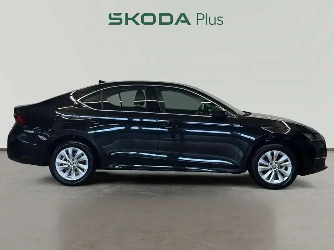 Usado Skoda Octavia Selection 150 CV (110 kW) 2025 Negro Utilitario