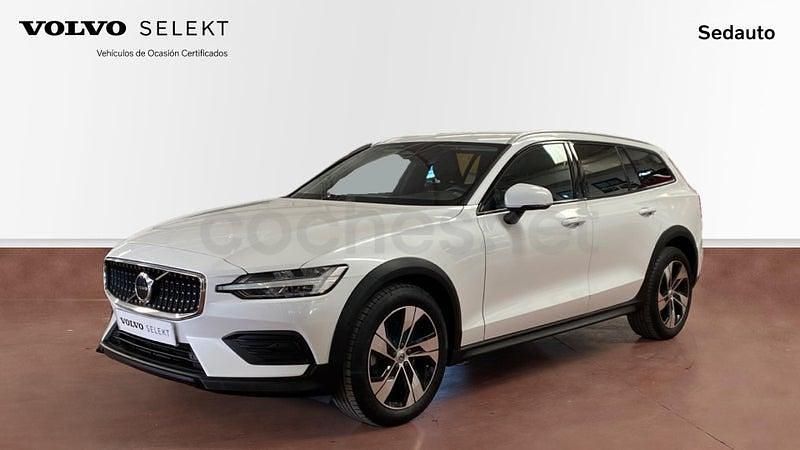 Usado Volvo V60 CC Pro 190 CV (139 kW) 2019 Blanco Familiar