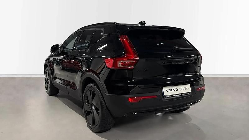Uusi Volvo XC40 Plus 163 HP (119 kW) 2026 Musta Katumaasturi