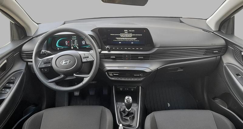 Usado Hyundai Bayon Blackline 100 CV (73 kW) 2025 Blanco atlas (techo negro) SUV