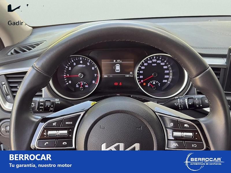 Usado Kia Ceed 100 CV (73 kW) 2023 Blanco Utilitario