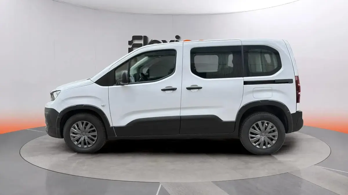 Begagnad Peugeot Rifter Active 110 HK (80 kW) 2023 Vit Minibuss