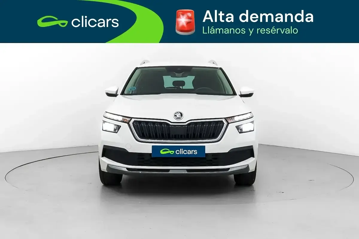 Usado Skoda Kamiq Ambition 110 CV (80 kW) 2022 Blanco SUV