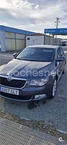 Usado Skoda Superb Ambition 170 CV (125 kW) 2009 Gris / plata Berlina