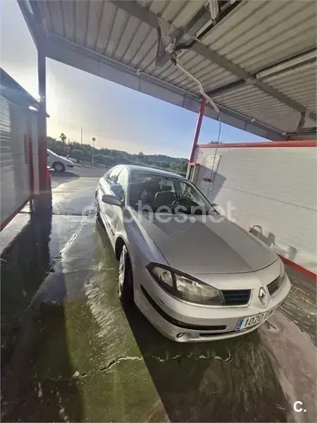 Usado Renault Laguna II Authentique 110 CV (80 kW) 2006 Gris / plata Berlina