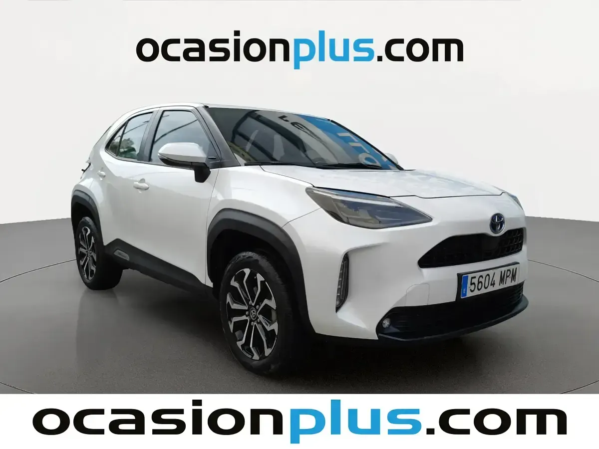 Usado Toyota Yaris Hybrid Active 116 CV (85 kW) 2024 Blanco Pickup/Camioneta