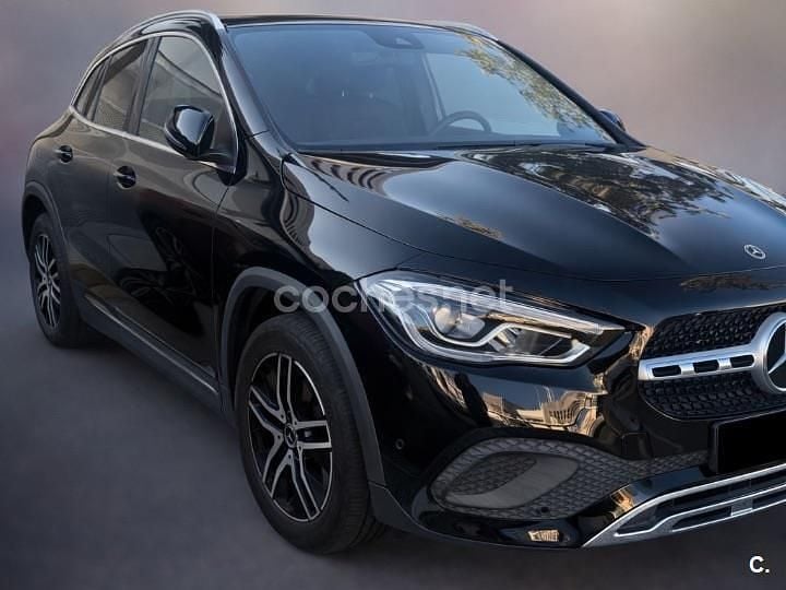 Usado Mercedes GLA180 136 CV (100 kW) 2022 Negro SUV