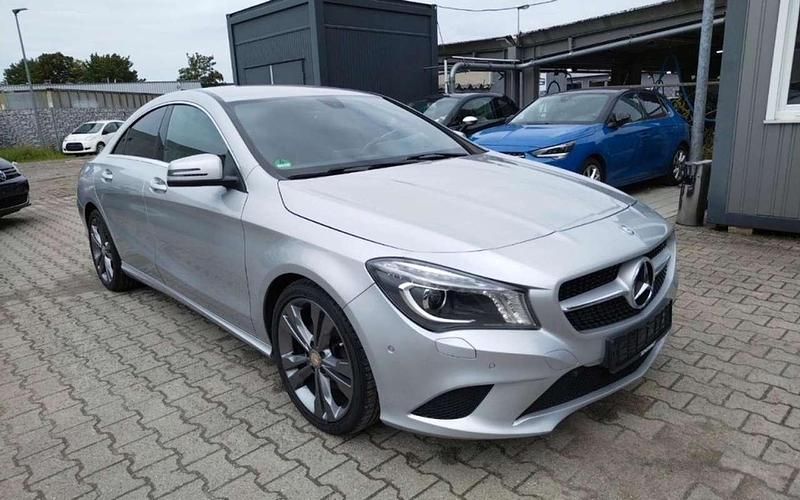 Gris Usado 2014 Mercedes CLA180 Berlina | 15.000 € (Precio justo) - Imagen 1/4