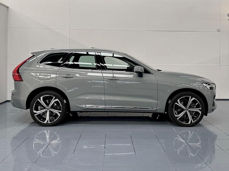 Usado Volvo XC60 Core 350 CV (257 kW) 2023 Gris SUV