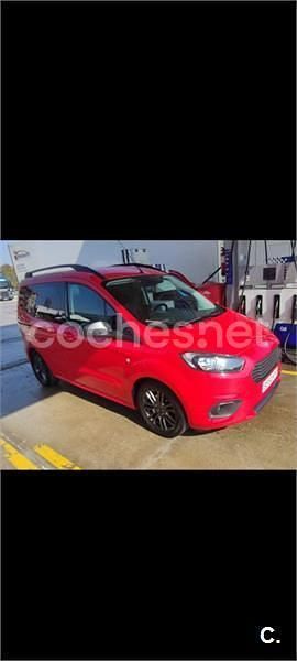 Usado Ford Tourneo Courier Sport 100 CV (73 kW) 2019 Rojo Monovolumen