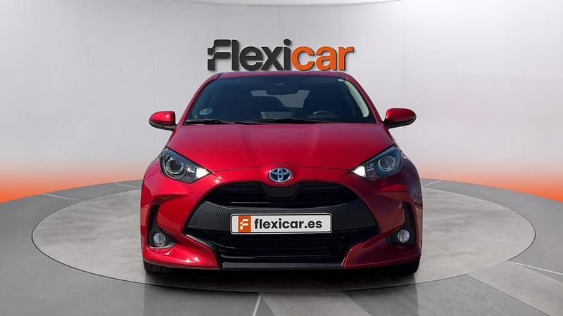 Usado Toyota Yaris Hybrid Business Edition 116 CV (85 kW) 2022 Granate Berlina