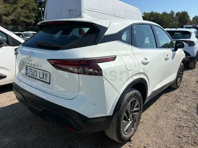 Usado Nissan Qashqai Acenta 140 CV (102 kW) 2022 Marrón SUV