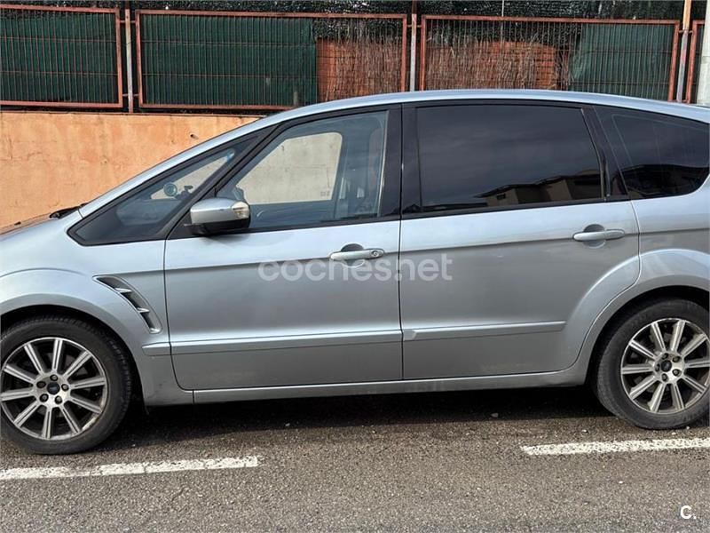 Usado Ford S-MAX Titanium 140 CV (102 kW) 2009 Gris / plata Monovolumen