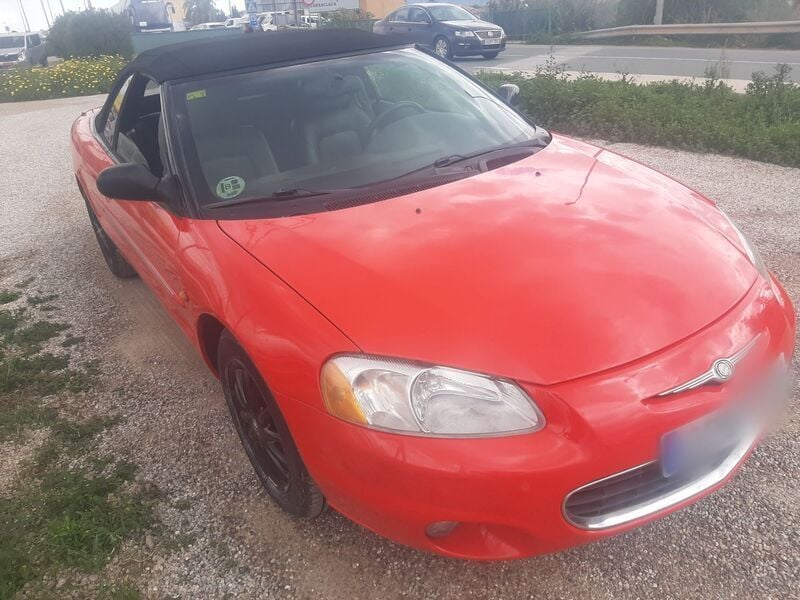 Usado Chrysler Sebring 140 CV (102 kW) 2003 Rojo Berlina