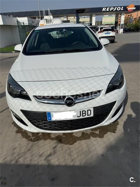 Blanco Usado 2014 Opel Astra Sportive Berlina | 9000 € - Imagen 1/4