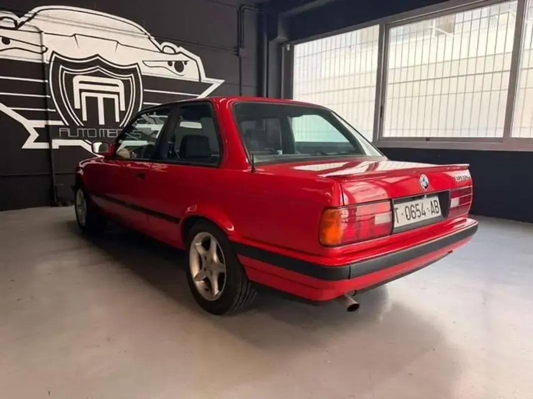 Usado BMW 318 140 CV (102 kW) 1990 Rojo Berlina
