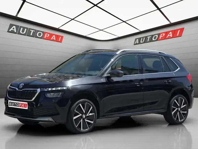 Usado Skoda Kamiq Style 110 CV (80 kW) 2023 Negro SUV