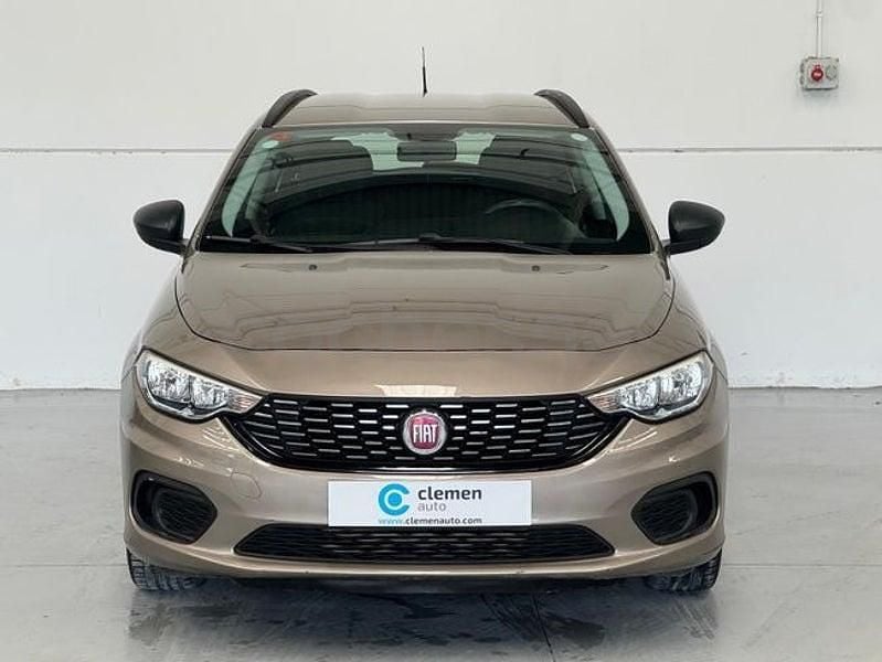 Usado Fiat Tipo Lounge 95 CV (69 kW) 2018 Beige Familiar