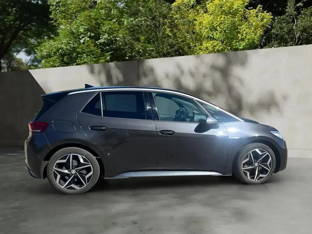 Usado VW ID.3 Pro 150 kW (205 CV) 2020 Gris Utilitario