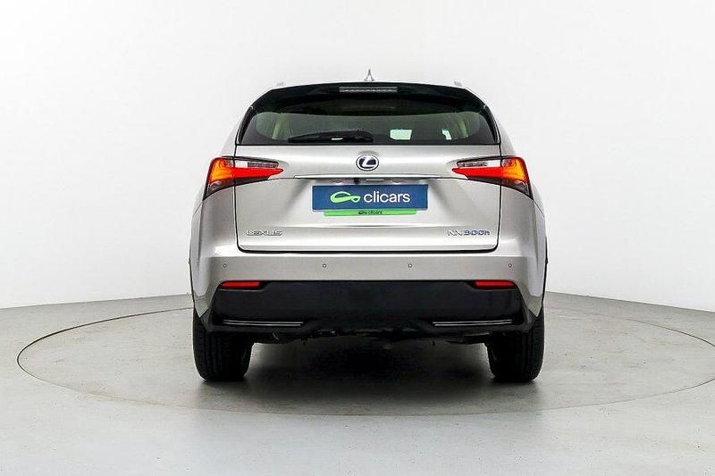 Usado Lexus NX300h Executive Line 197 CV (144 kW) 2017 Gris SUV