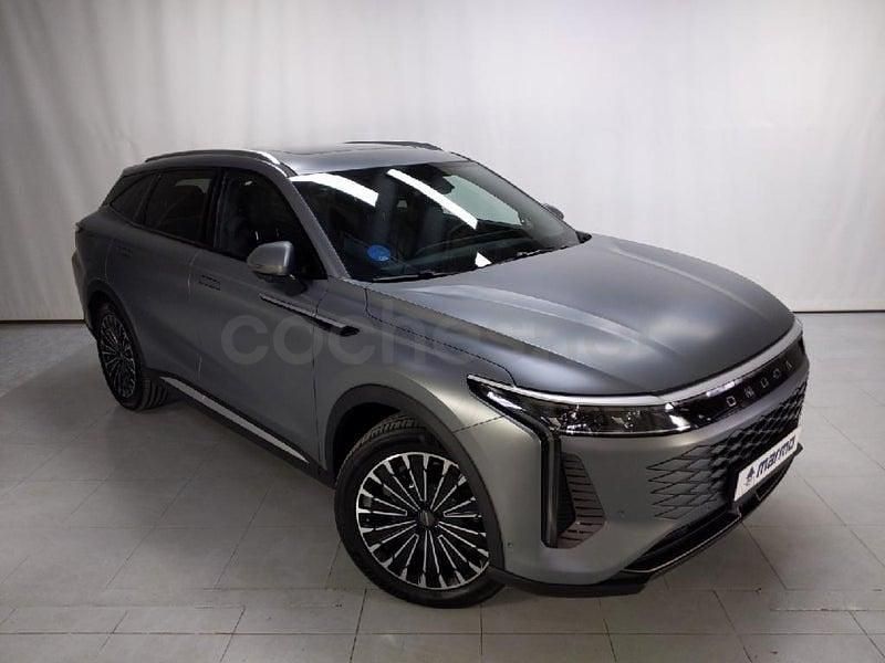 Usado Omoda 9 537 CV (394 kW) 2025 Gris / plata SUV