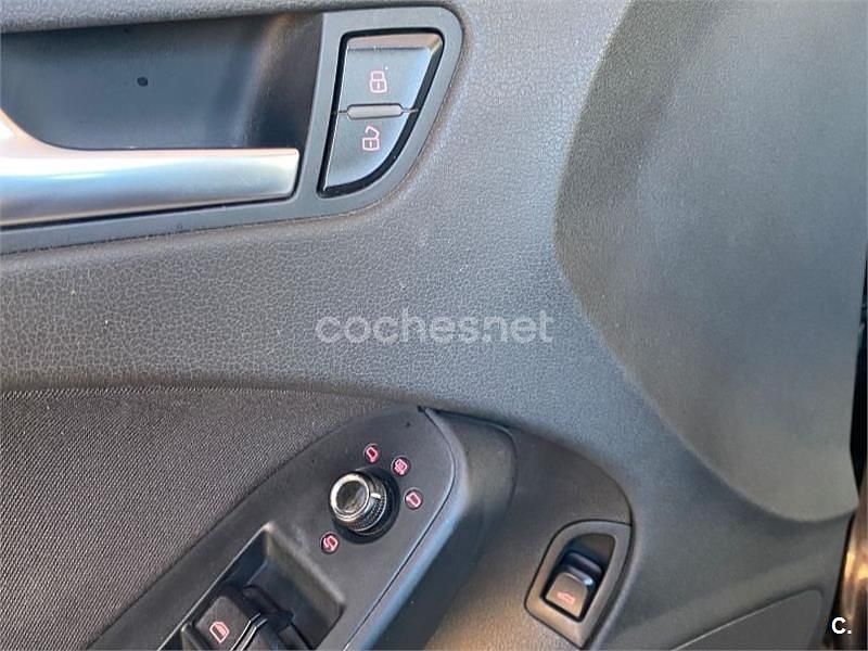Negro Usado 2010 Audi A4 Berlina | 10.500 € (Un poco caro) - Imagen 1/4