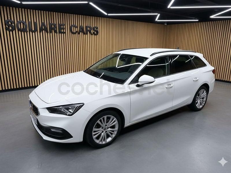 Usado Seat Leon Style 150 CV (110 kW) 2022 Blanco Familiar