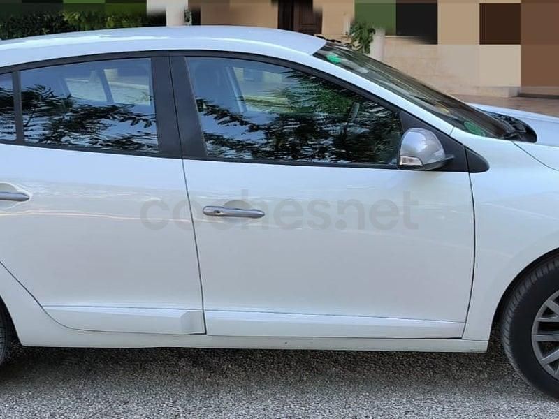 Usado Renault Mégane Intens 115 CV (84 kW) 2014 Blanco Berlina