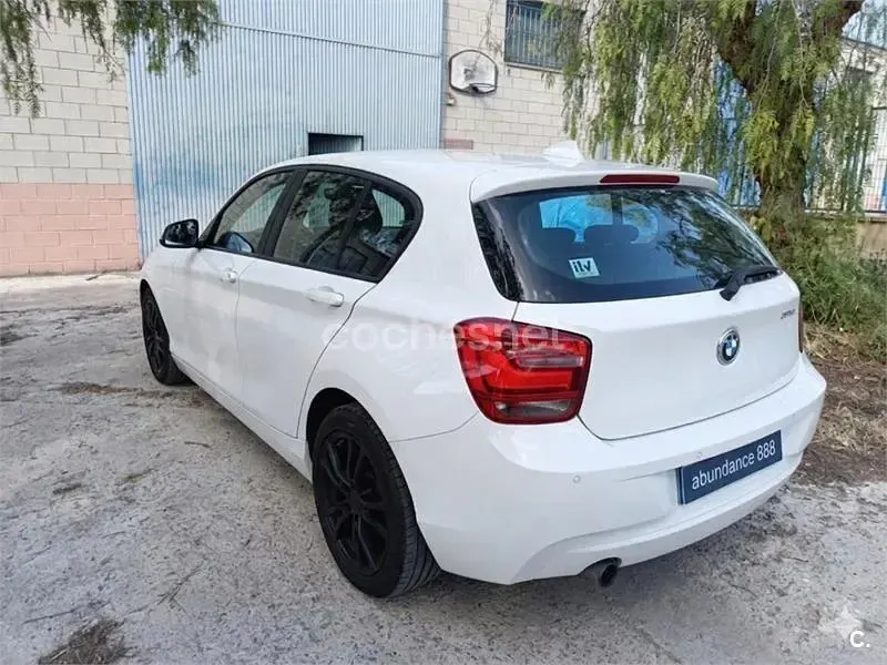 Usado BMW 116 Comfort Edition 136 CV (100 kW) 2012 Blanco Utilitario