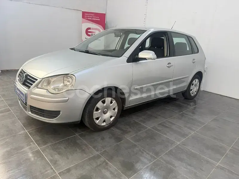 Usado VW Polo Match 65 CV (47 kW) 2005 Gris / plata Utilitario