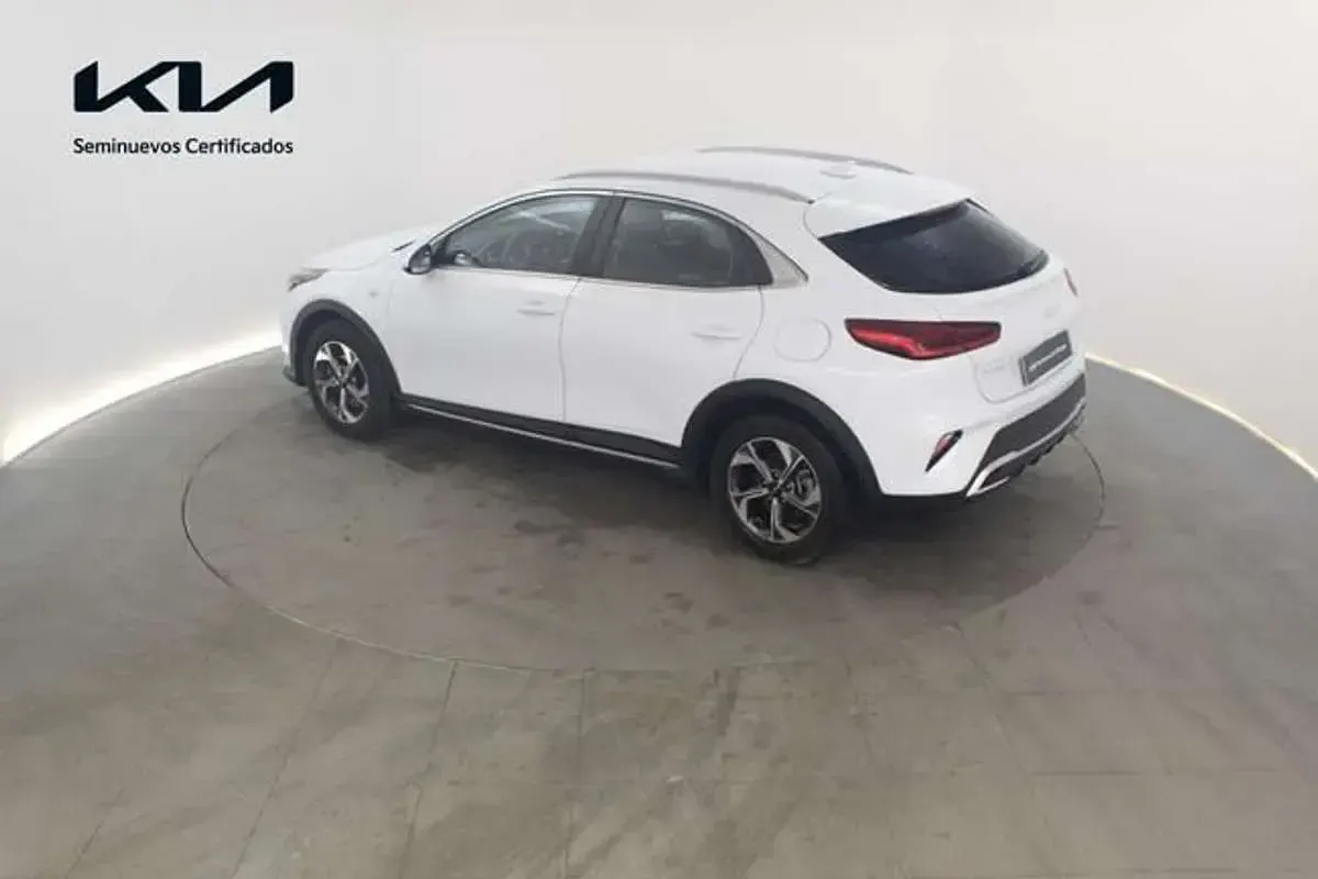 Usado Kia XCeed 101 CV (74 kW) 2025 Blanco SUV