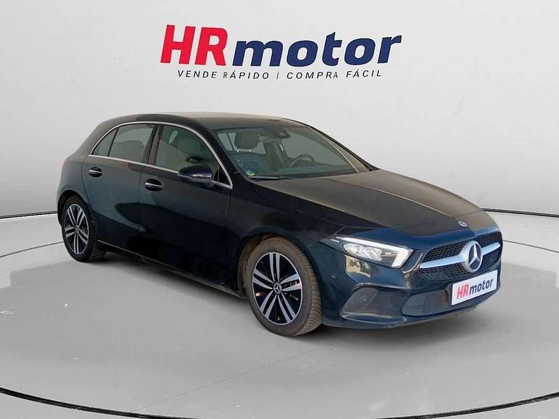 Negro Usado 2022 Mercedes A180 Progressive Utilitario | 24.150 € (Precio justo) - Imagen 1/4