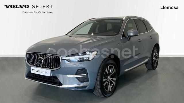 Gris / plata Usado 2023 Volvo XC60 Core SUV | 58.900 € - Imagen 1/4
