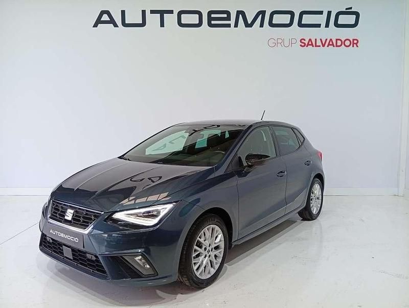 Gris Usado 2024 Seat Ibiza FR Utilitario | 18.900 € (Caro) - Imagen 1/4