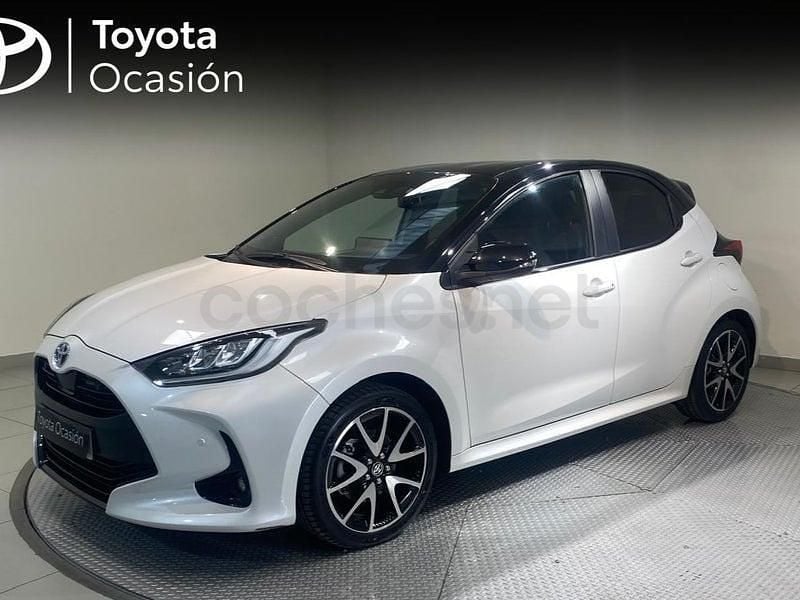 Usado Toyota Yaris Hybrid Plus 116 CV (85 kW) 2022 Blanco Berlina