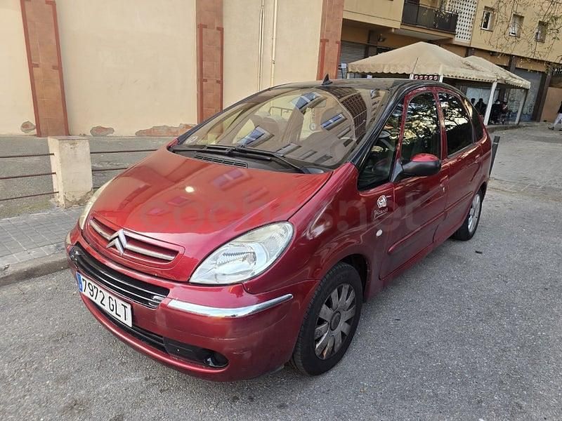 Usado Citroën Xsara Picasso Exclusive 92 CV (67 kW) 2009 Granate Monovolumen