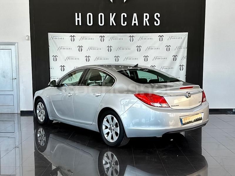 Usado Opel Insignia Edition 131 CV (96 kW) 2011 Gris / plata Berlina