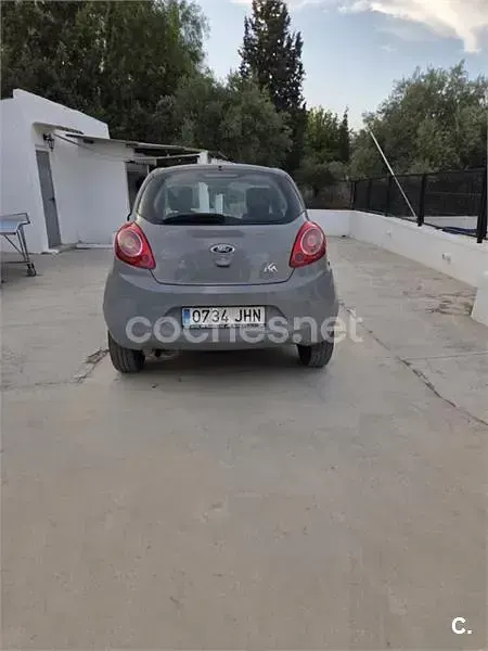 Usado Ford Ka Grand Prix III 69 CV (50 kW) 2015 Gris / plata Berlina