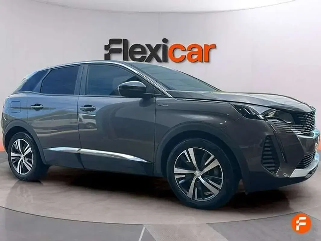 Usado Peugeot 3008 Allure 226 CV (166 kW) 2021 Gris SUV