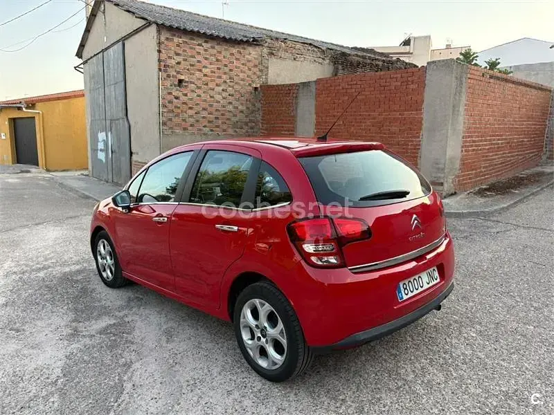 Usado Citroën C3 Live 68 CV (50 kW) 2016 Rojo Berlina