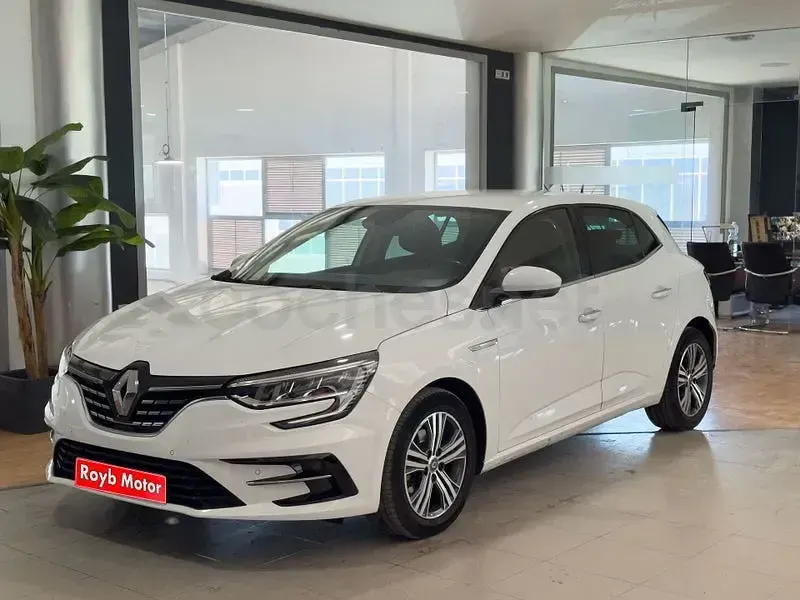 Usado Renault Mégane II Zen 115 CV (84 kW) 2021 Blanco Berlina