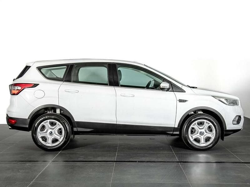 Usado Ford Kuga Trend 120 CV (88 kW) 2019 Blanco SUV