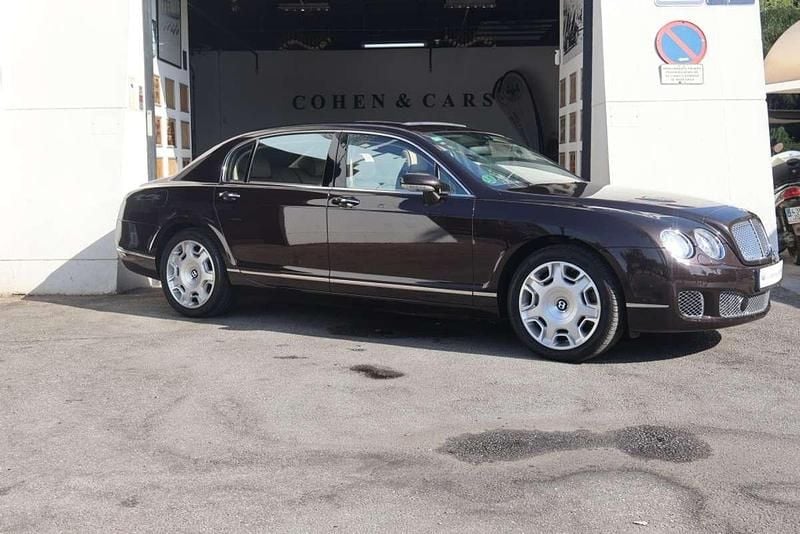Usado Bentley Continental Flying Spur 560 CV (411 kW) 2009 Marrón Berlina